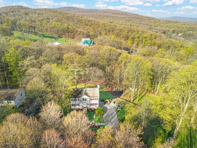 42 Mordaunt Rd, Vernon Twp., NJ 07462