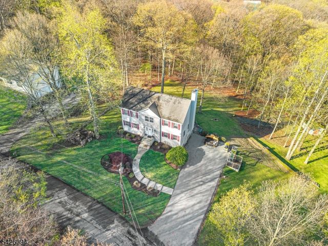42 Mordaunt Rd, Vernon Twp., NJ 07462