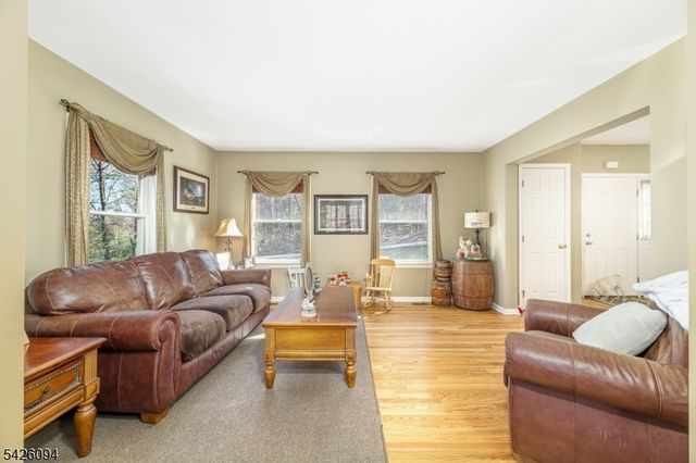 42 Mordaunt Rd, Vernon Twp., NJ 07462