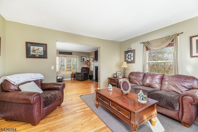 42 Mordaunt Rd, Vernon Twp., NJ 07462