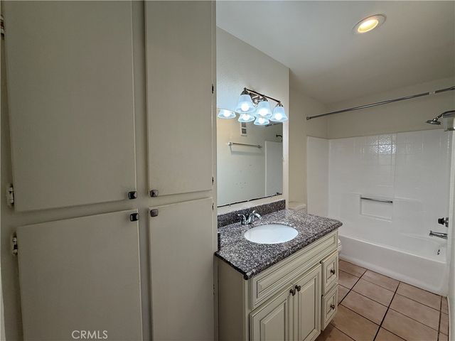 1212 Gladys Avenue 303, Long Beach, CA 90804
