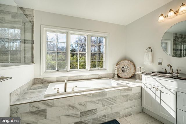 108 BAVINGTON RD, Perkiomenville, PA 18074