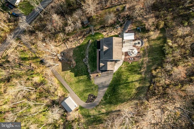 108 BAVINGTON RD, Perkiomenville, PA 18074
