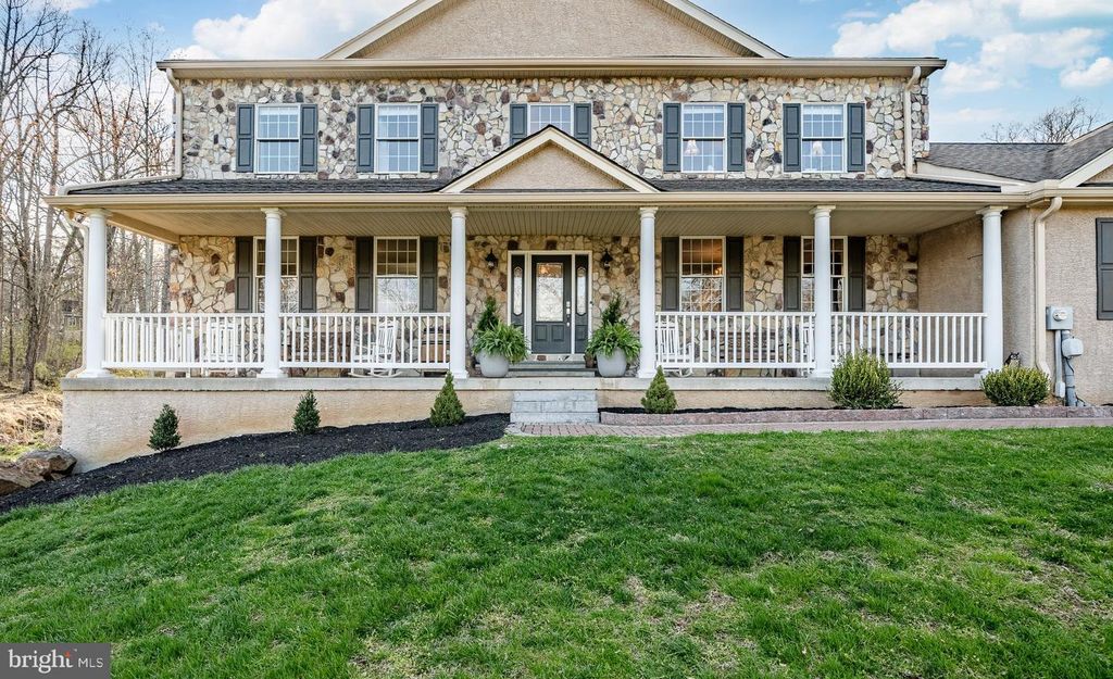 108 BAVINGTON RD, Perkiomenville, PA 18074