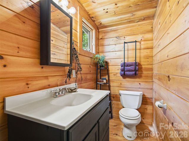 520 Patricia Road, Black Mountain, NC 28711