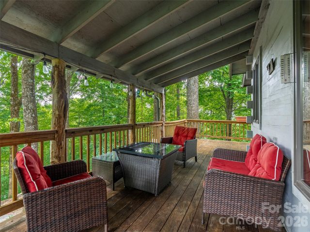 520 Patricia Road, Black Mountain, NC 28711