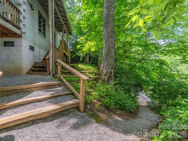 520 Patricia Road, Black Mountain, NC 28711