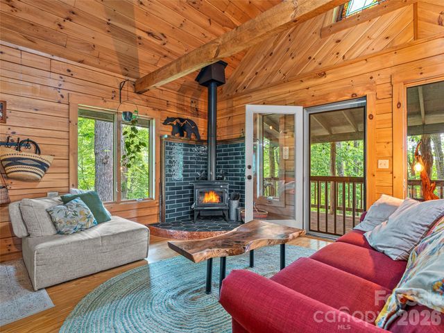 520 Patricia Road, Black Mountain, NC 28711