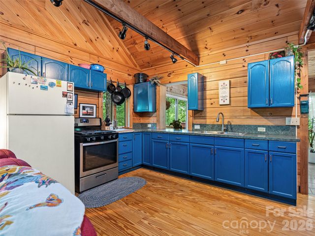 520 Patricia Road, Black Mountain, NC 28711