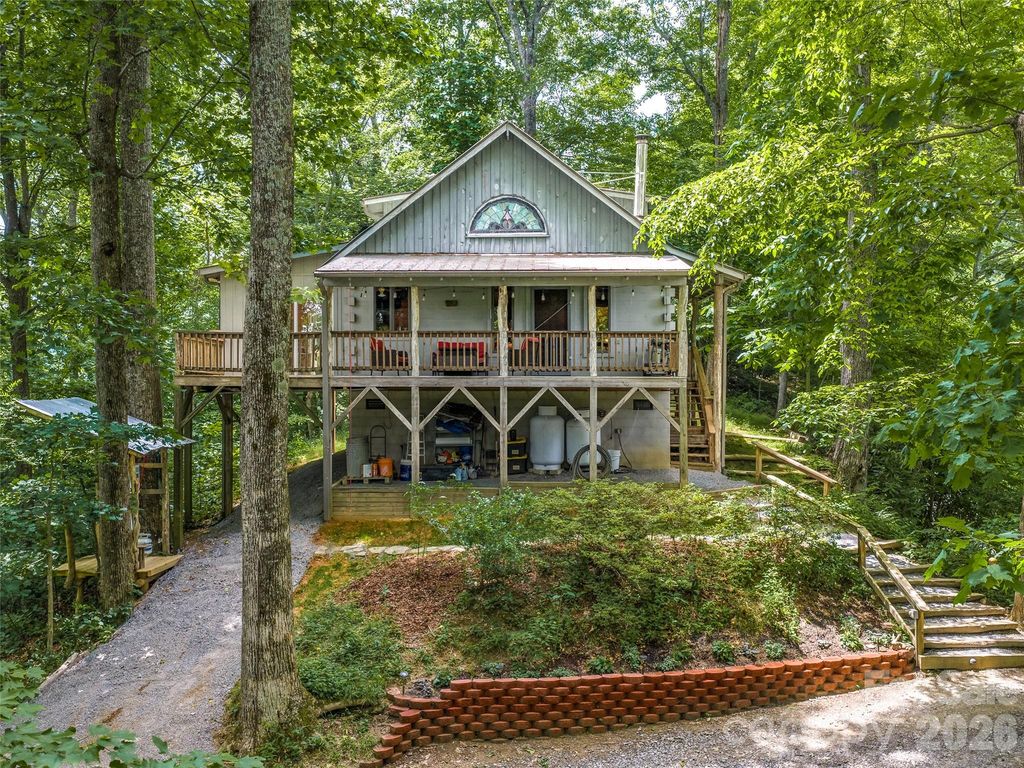 520 Patricia Road, Black Mountain, NC 28711