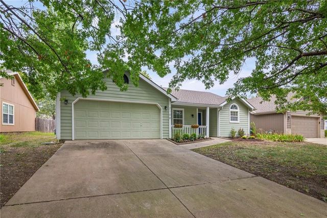 2108 E 26th Terrace, Lawrence, KS 66046