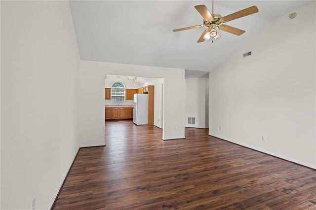 2108 E 26th Terrace, Lawrence, KS 66046