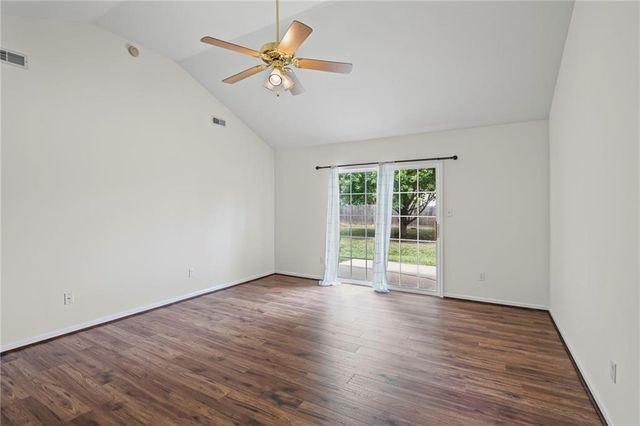 2108 E 26th Terrace, Lawrence, KS 66046