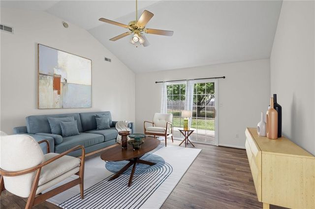 2108 E 26th Terrace, Lawrence, KS 66046