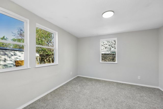1724 Lloyd Avenue, Fort Worth, TX 76105