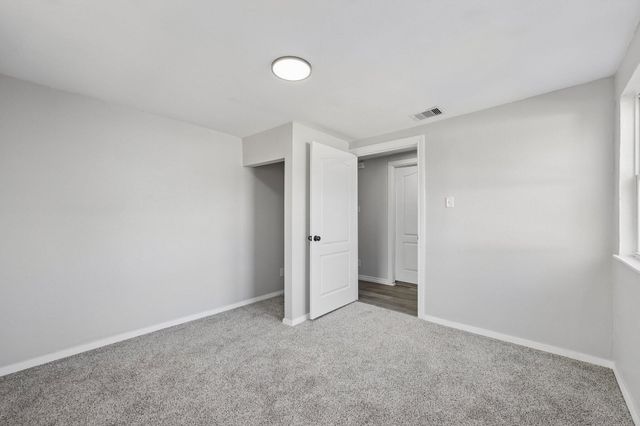 1724 Lloyd Avenue, Fort Worth, TX 76105