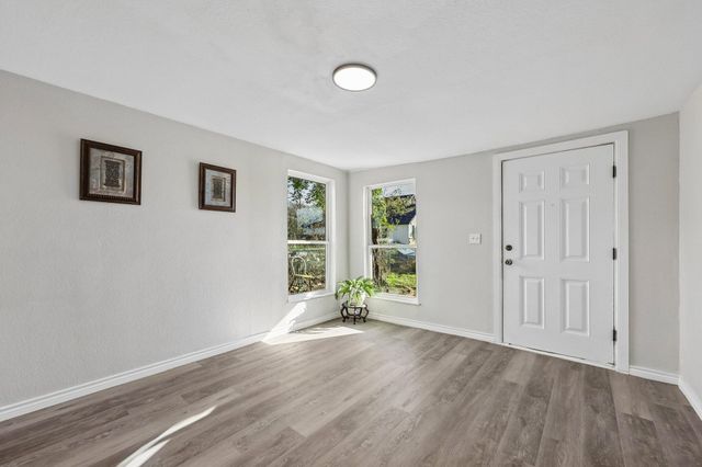 1724 Lloyd Avenue, Fort Worth, TX 76105
