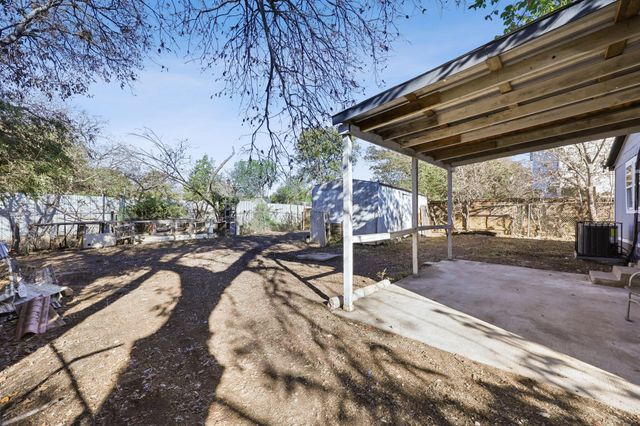 1724 Lloyd Avenue, Fort Worth, TX 76105