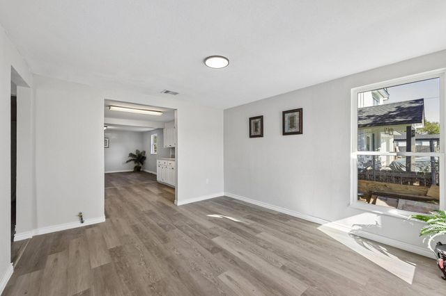 1724 Lloyd Avenue, Fort Worth, TX 76105