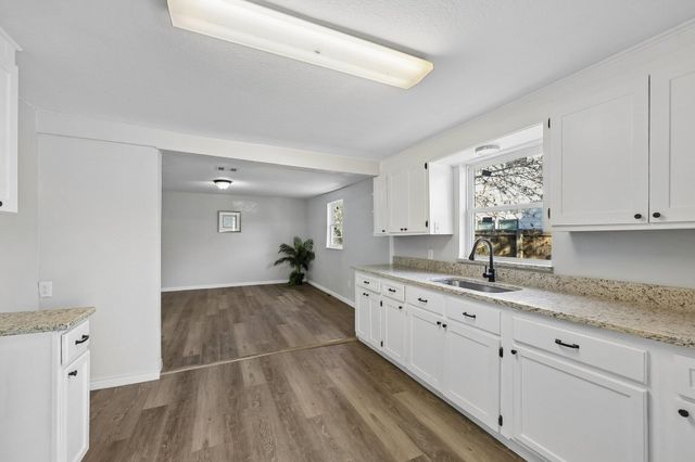1724 Lloyd Avenue, Fort Worth, TX 76105