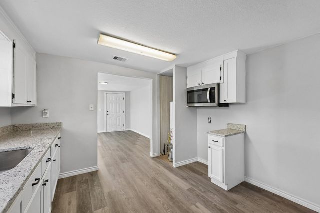 1724 Lloyd Avenue, Fort Worth, TX 76105