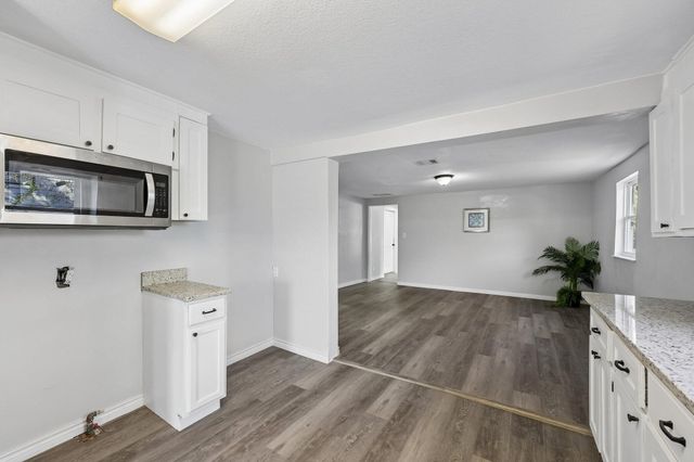 1724 Lloyd Avenue, Fort Worth, TX 76105