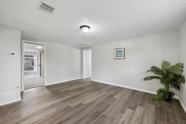1724 Lloyd Avenue, Fort Worth, TX 76105