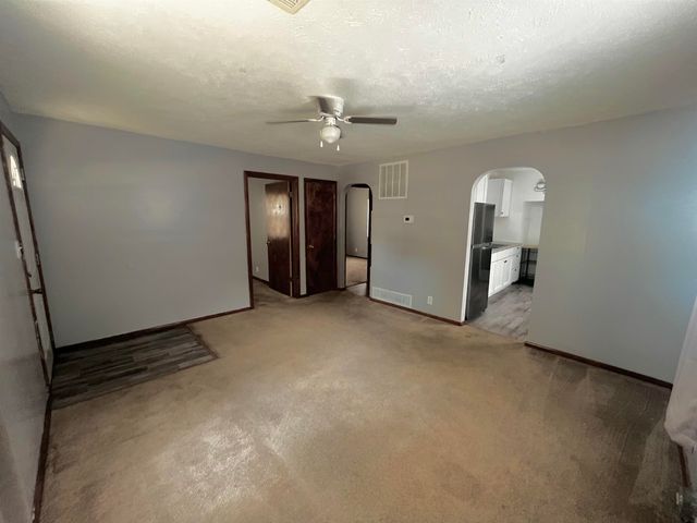 1106 N 11th, Salina, KS 67401