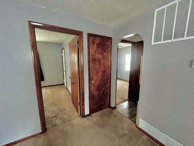 1106 N 11th, Salina, KS 67401