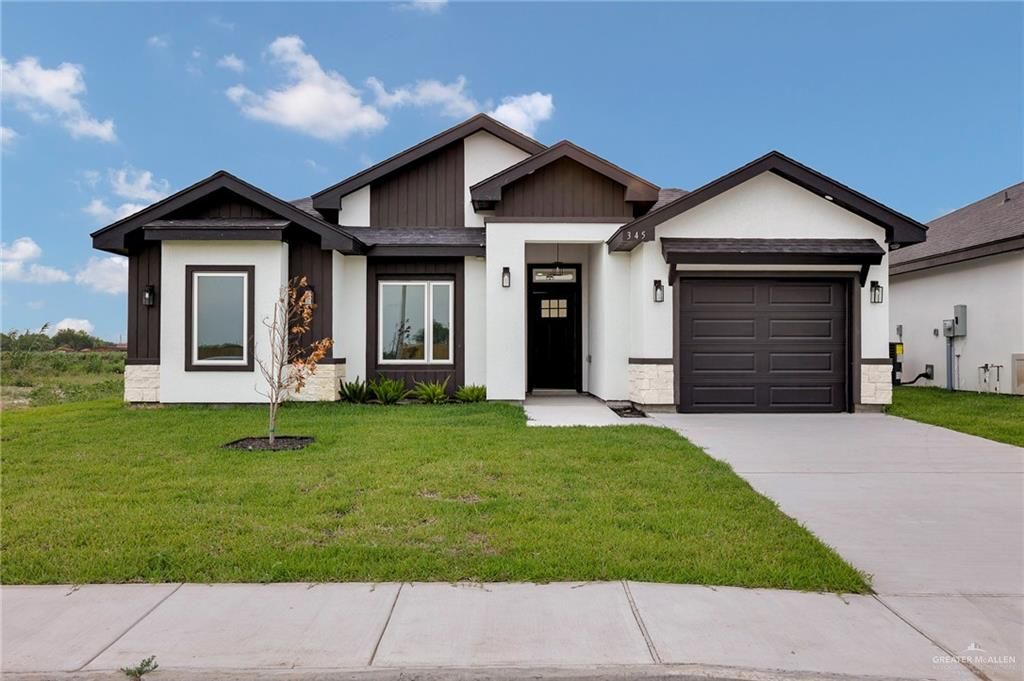 345 Leon Avenue, Elsa, TX 78543