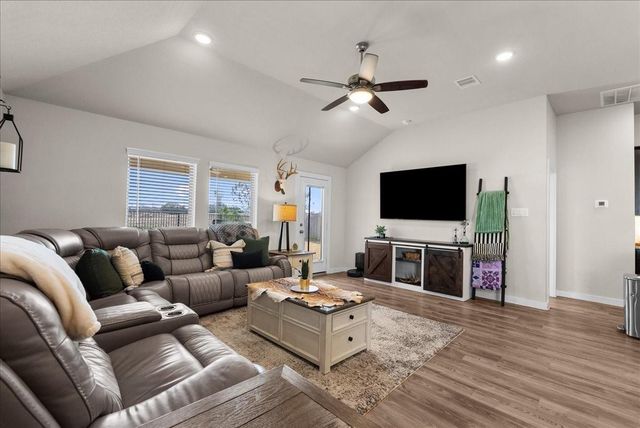 2475 Saddlecreek, Alvin, TX 77511