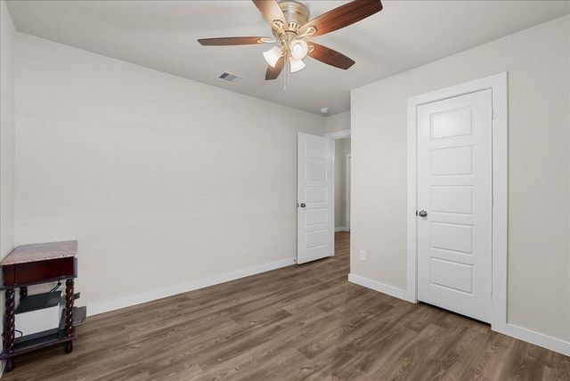 2475 Saddlecreek, Alvin, TX 77511