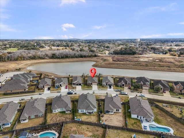 2475 Saddlecreek, Alvin, TX 77511