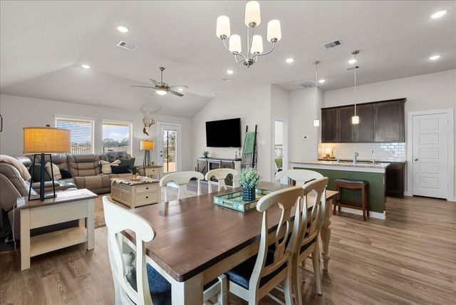 2475 Saddlecreek, Alvin, TX 77511