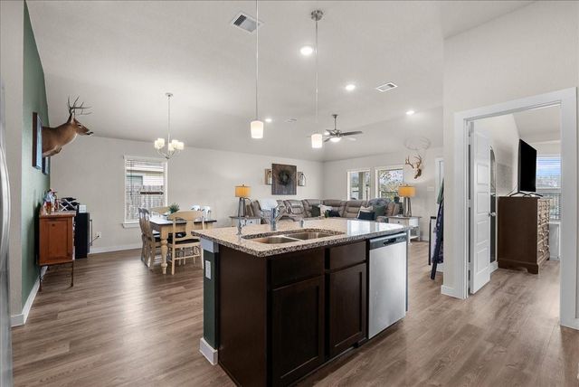 2475 Saddlecreek, Alvin, TX 77511