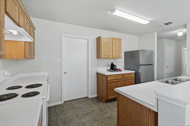 7230 Autumn Wls, Converse, TX 78109