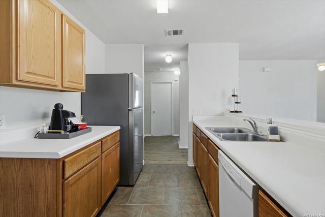 7230 Autumn Wls, Converse, TX 78109