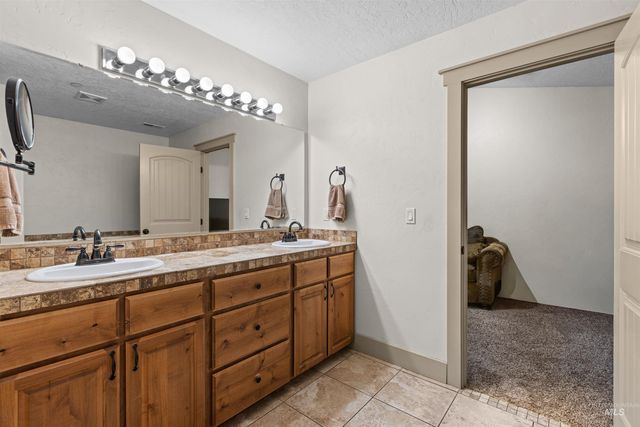5209 Green Valley Place, Nampa, ID 83686