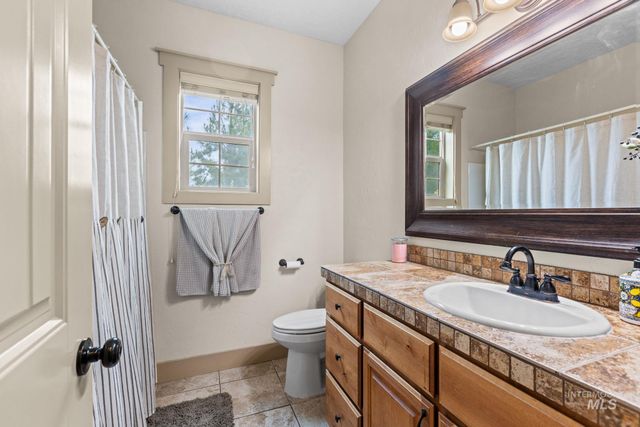 5209 Green Valley Place, Nampa, ID 83686