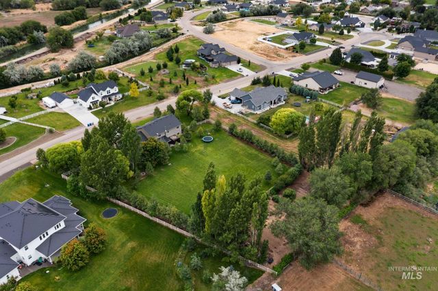 5209 Green Valley Place, Nampa, ID 83686