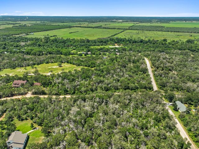 242 Bali Hai LN, Bastrop, TX 78602
