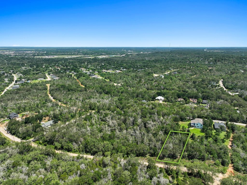 242 Bali Hai LN, Bastrop, TX 78602
