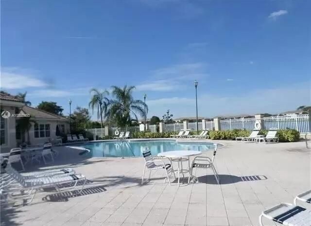5045 Wiles Road 308, Coconut Creek, FL 33073