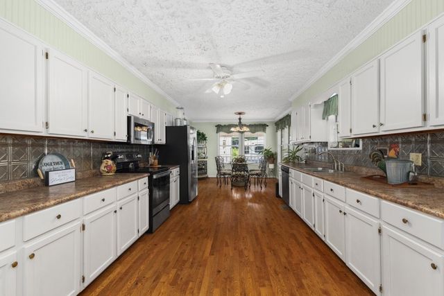 219 Thomas Farms Ln, Morrison, TN 37357