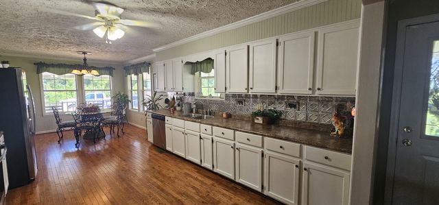 219 Thomas Farms Ln, Morrison, TN 37357