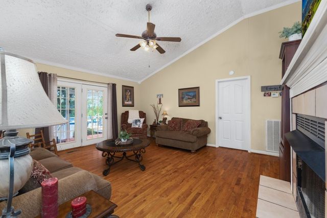 219 Thomas Farms Ln, Morrison, TN 37357