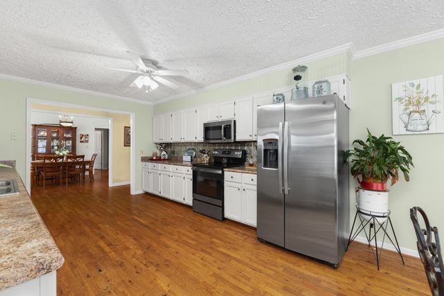 219 Thomas Farms Ln, Morrison, TN 37357