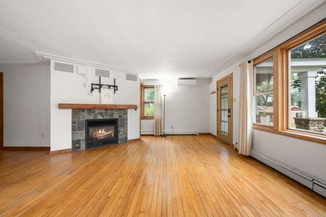 62 Juniper Street, Mahtomedi, MN 55115