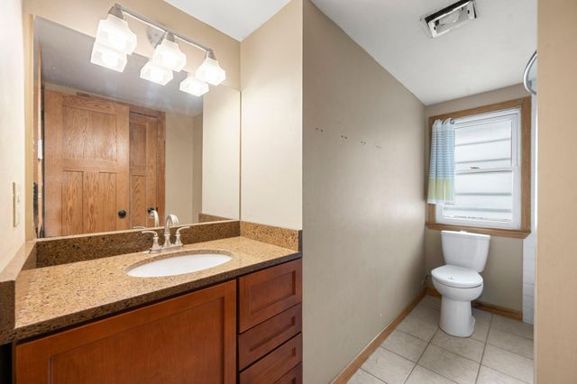 62 Juniper Street, Mahtomedi, MN 55115