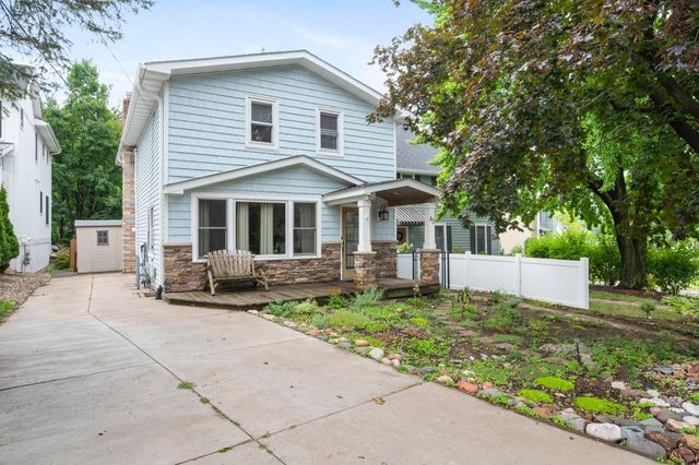 62 Juniper Street, Mahtomedi, MN 55115